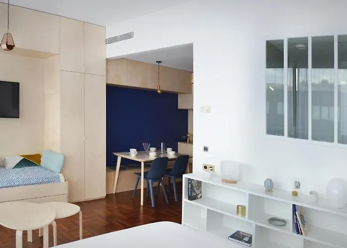 Apartment Design Avec Balcon *