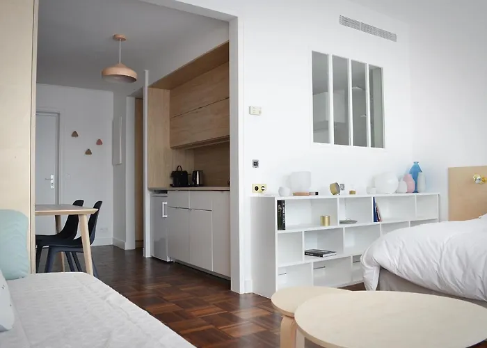 Design Avec Balcon * Paris